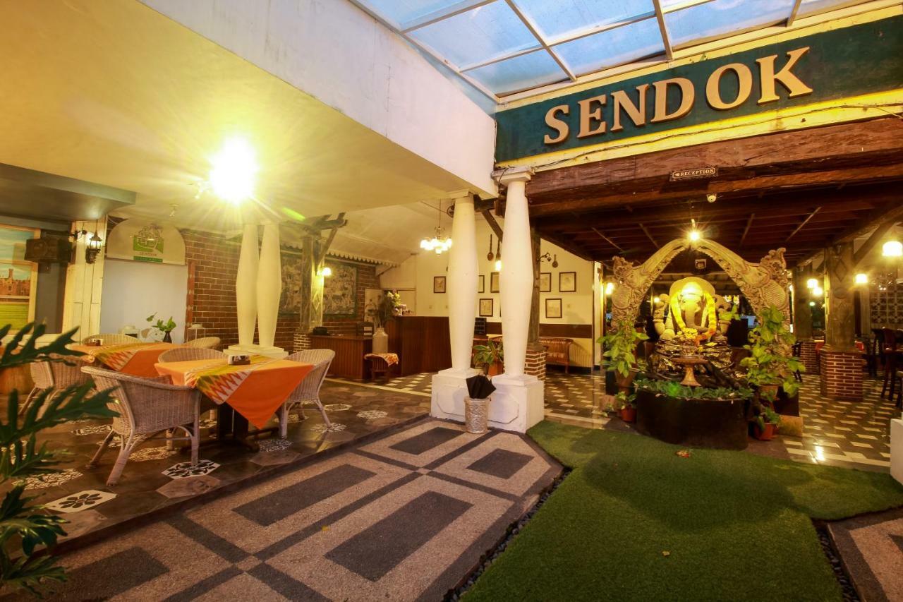 Sendok Hotel Mangsit Eksteriør bilde